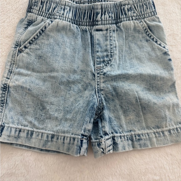 Baby Gap Boy’s Denim Set with Short Sleeve Button Down‎ and Shorts - Picture 3 of 11